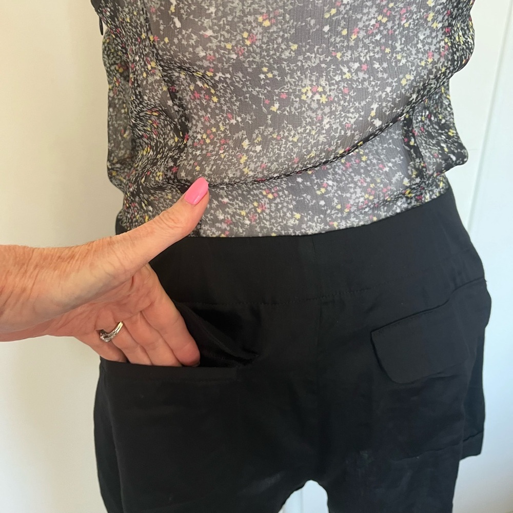 Free People Black Floral Short Romper with Pockets size 2 - Picture 7 of 9